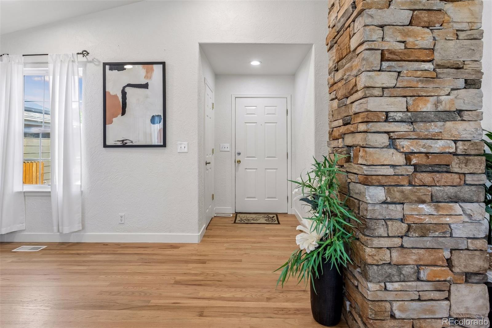 MLS Image #5 for 2755 e 111th drive,denver, Colorado