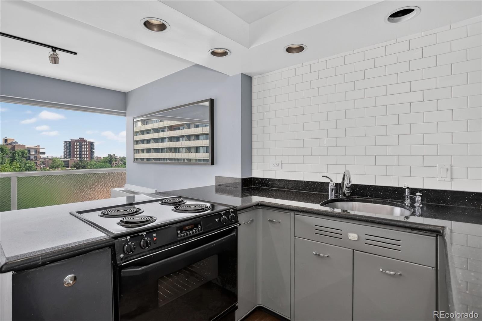 MLS Image #8 for 888 n logan street,denver, Colorado