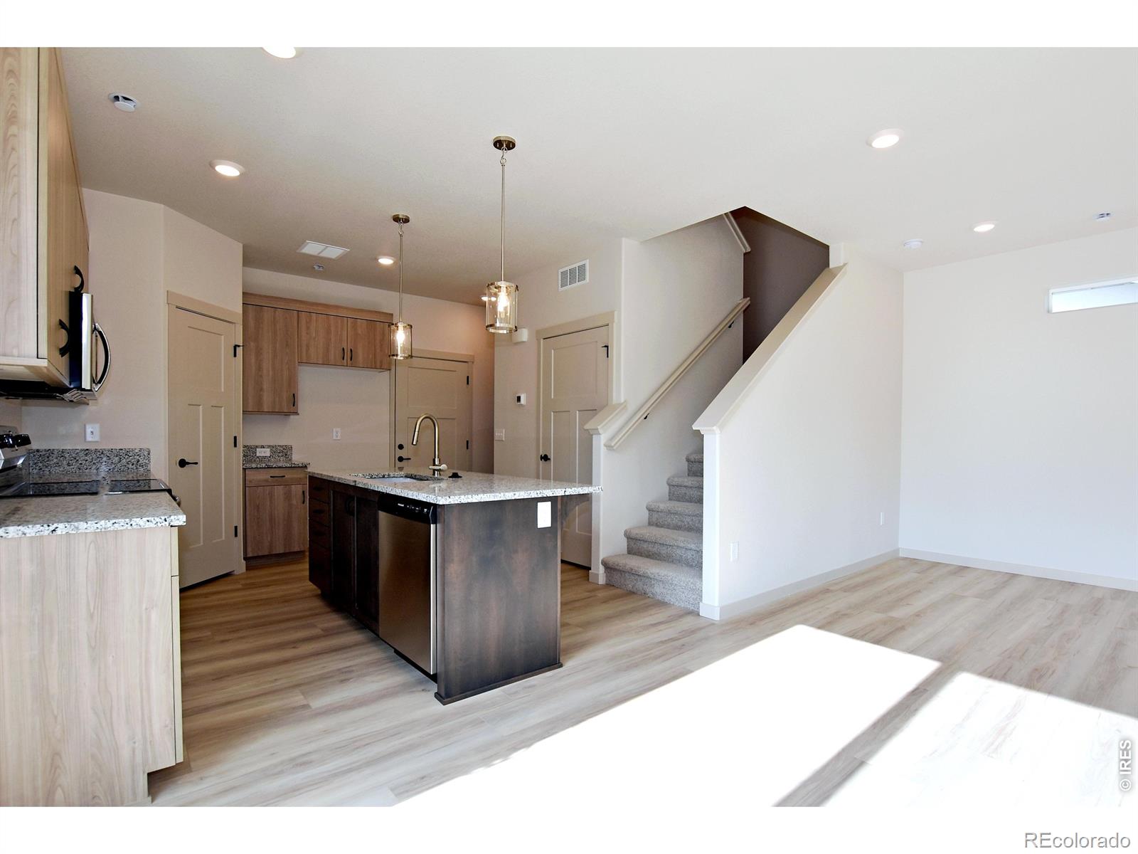 MLS Image #10 for 533 s 10th street,berthoud, Colorado