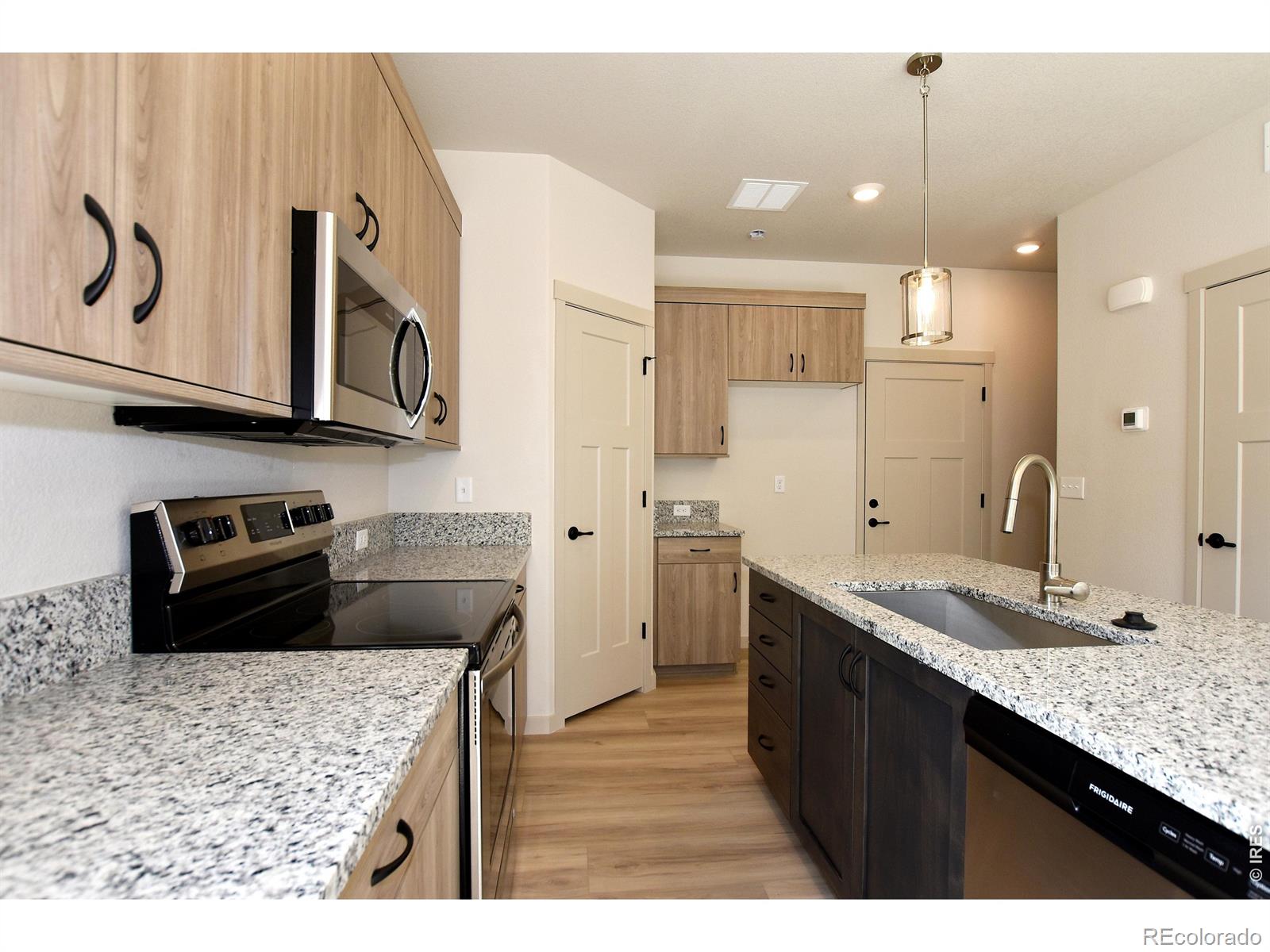 MLS Image #11 for 533 s 10th street,berthoud, Colorado