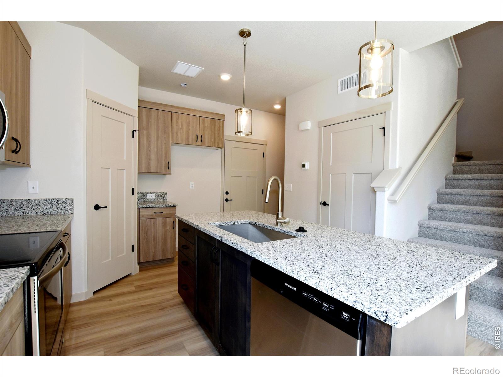 MLS Image #12 for 533 s 10th street,berthoud, Colorado