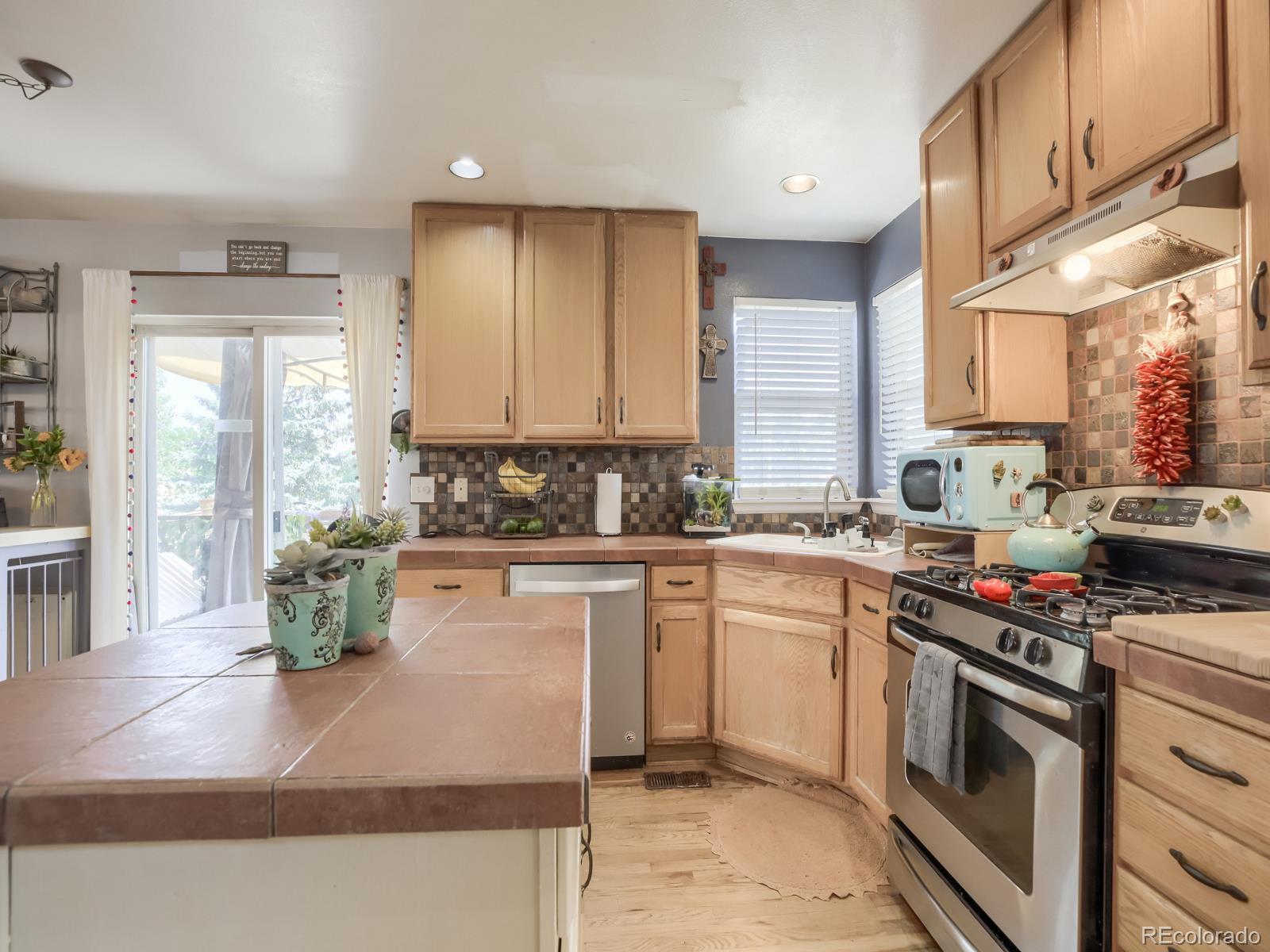 MLS Image #6 for 565  arbor drive,lafayette, Colorado