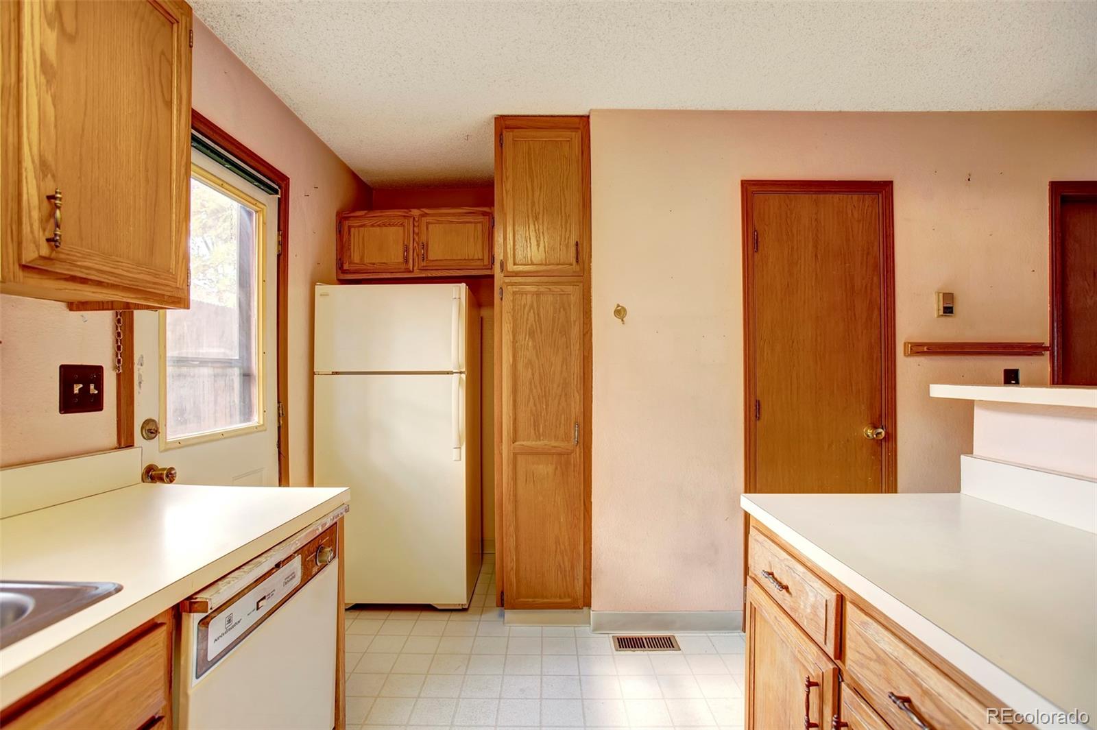 MLS Image #7 for 5423 s delaware street,littleton, Colorado