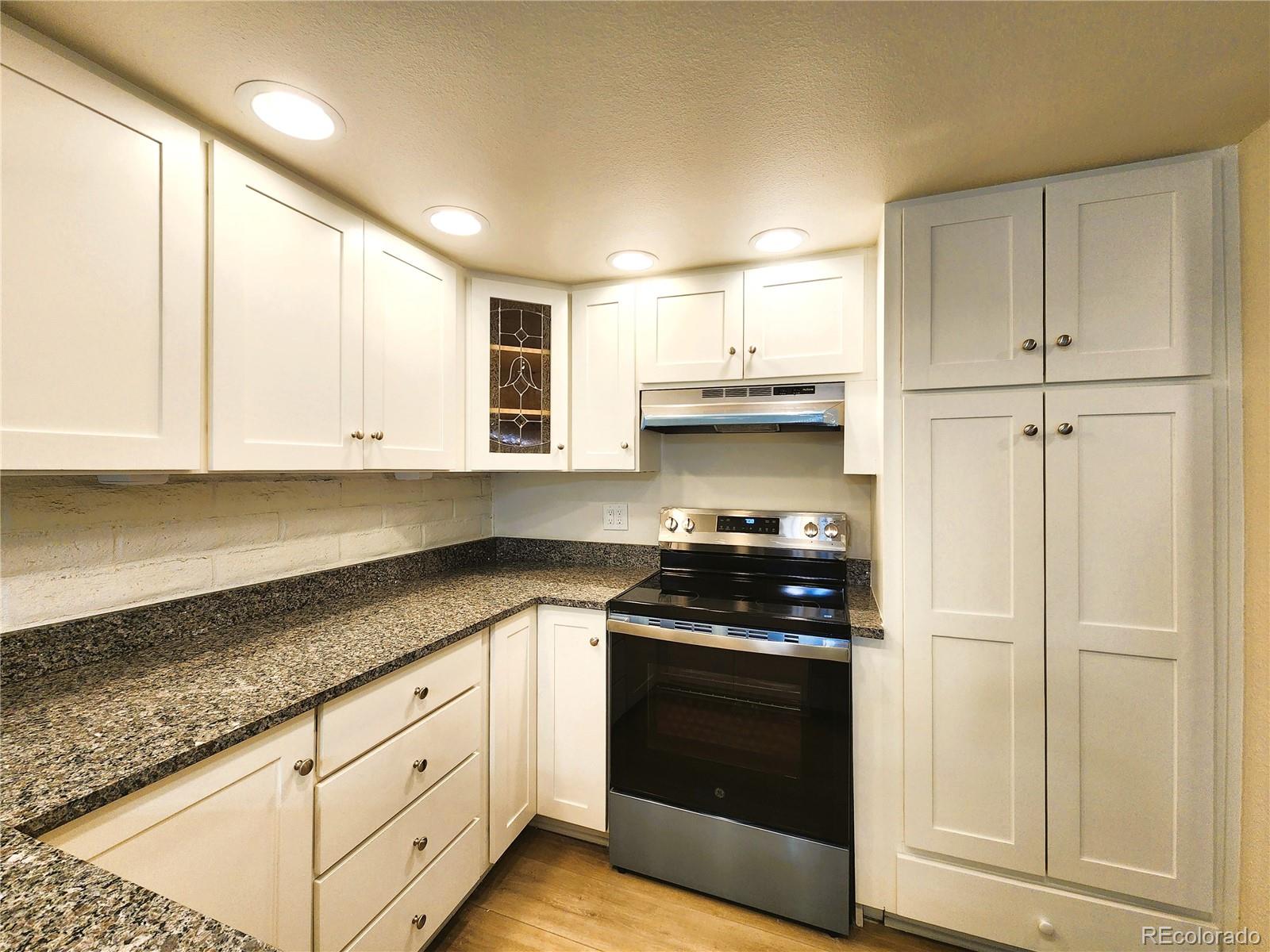 MLS Image #12 for 4640 s akron street,englewood, Colorado