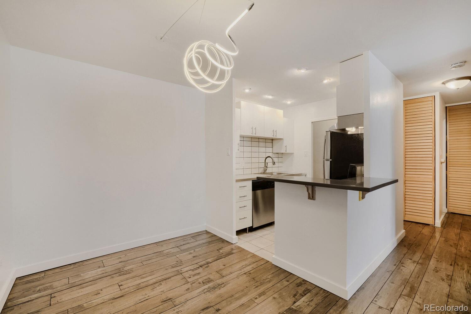 MLS Image #7 for 1111 n ash street,denver, Colorado