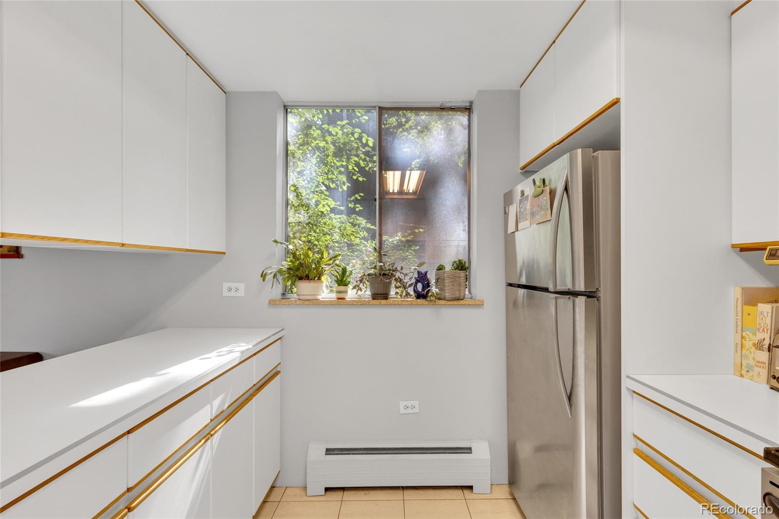 MLS Image #10 for 1085 n lafayette street 204,denver, Colorado