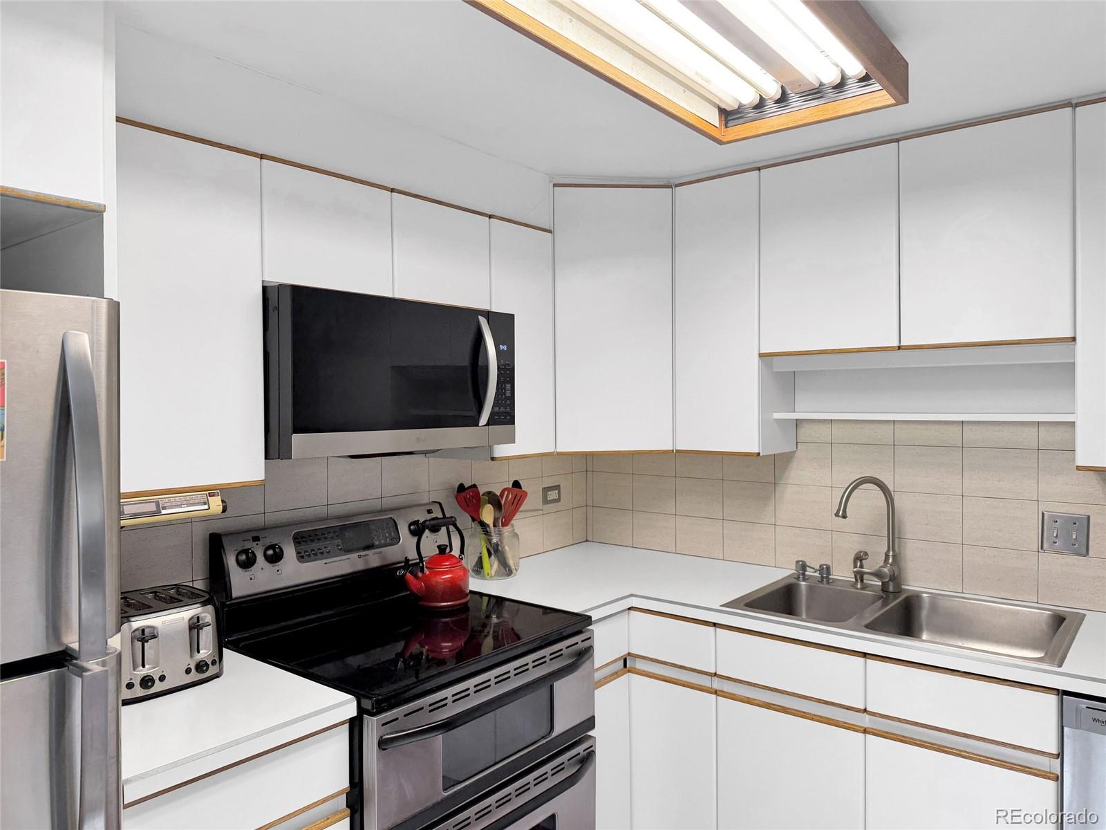 MLS Image #7 for 1085 n lafayette street 204,denver, Colorado