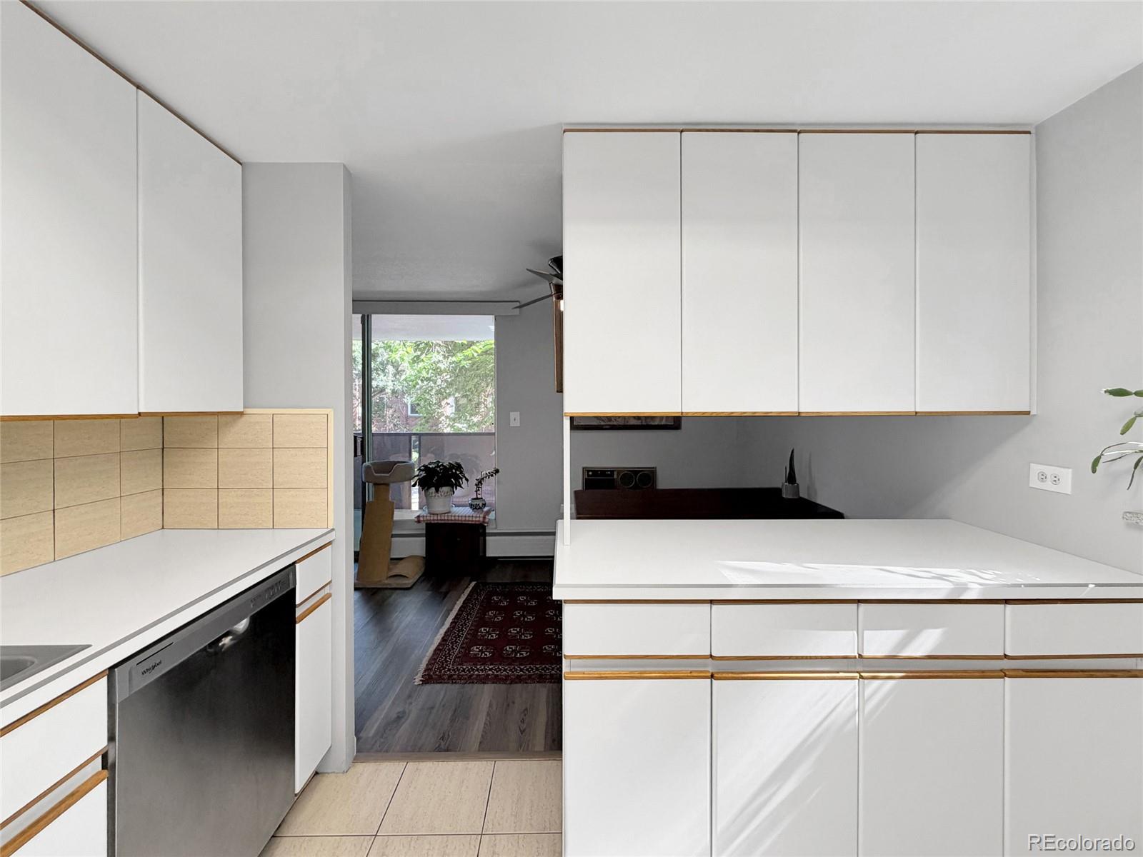 MLS Image #9 for 1085 n lafayette street 204,denver, Colorado