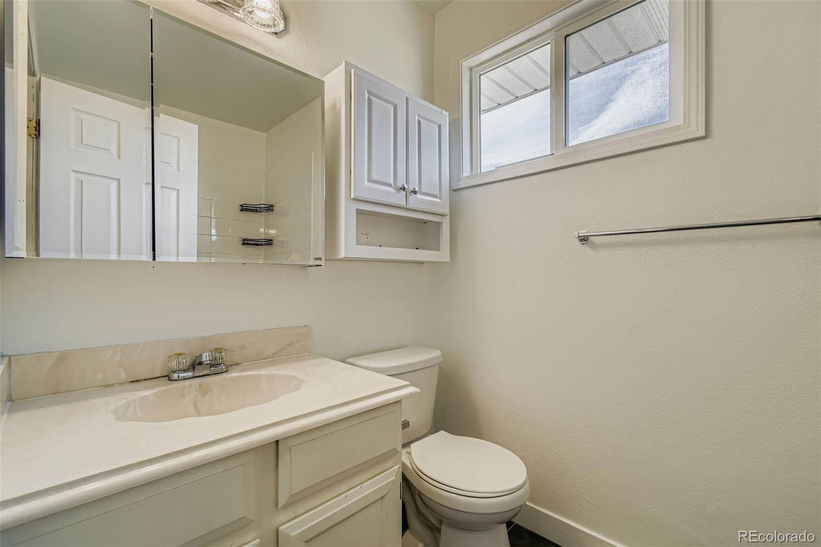 MLS Image #11 for 9864  orangewood drive,denver, Colorado