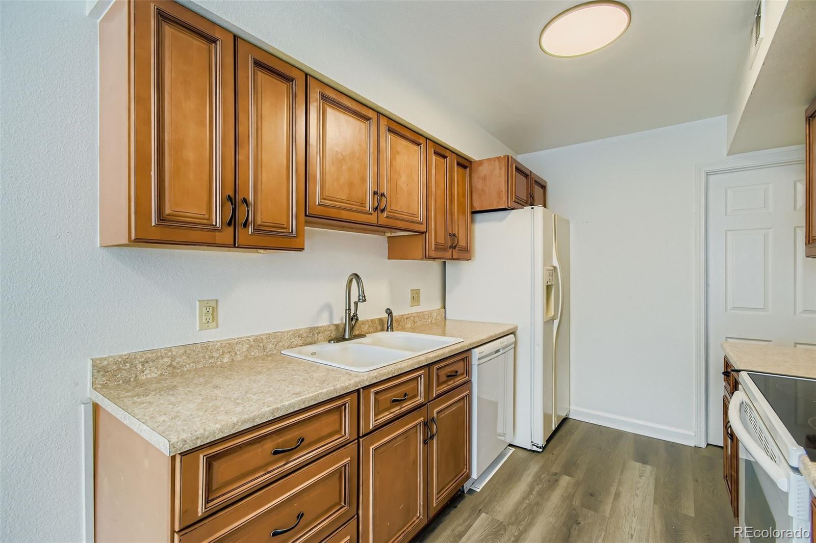 MLS Image #4 for 9864  orangewood drive,denver, Colorado