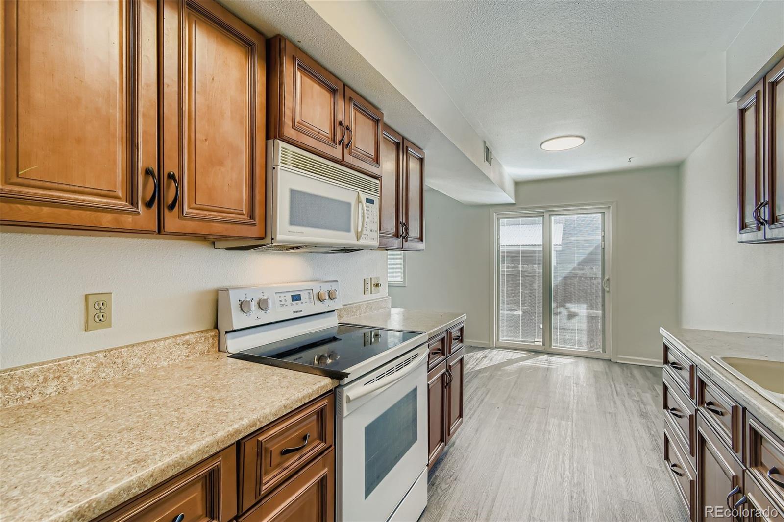 MLS Image #5 for 9864  orangewood drive,denver, Colorado