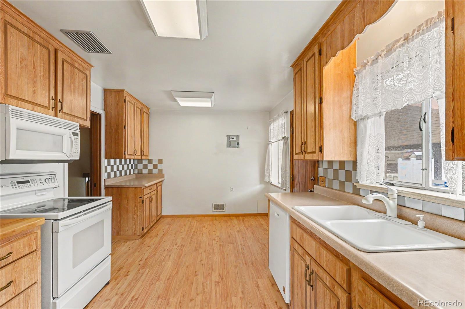 MLS Image #9 for 2398  oakland street,aurora, Colorado