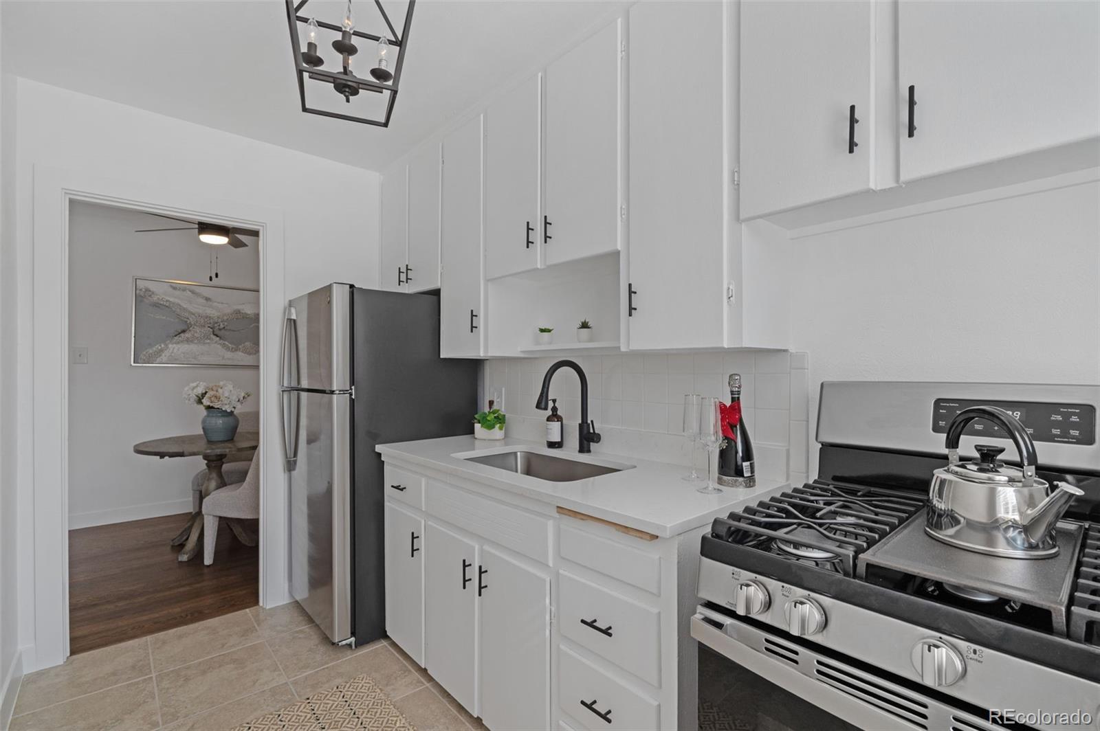MLS Image #12 for 85 n grant street 38,denver, Colorado