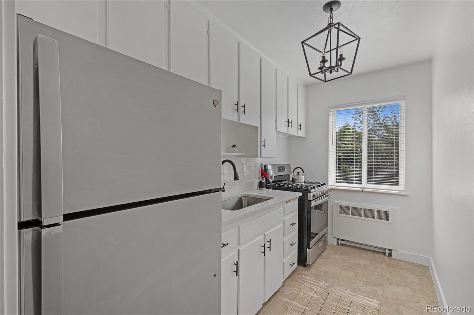 MLS Image #8 for 85 n grant street 38,denver, Colorado