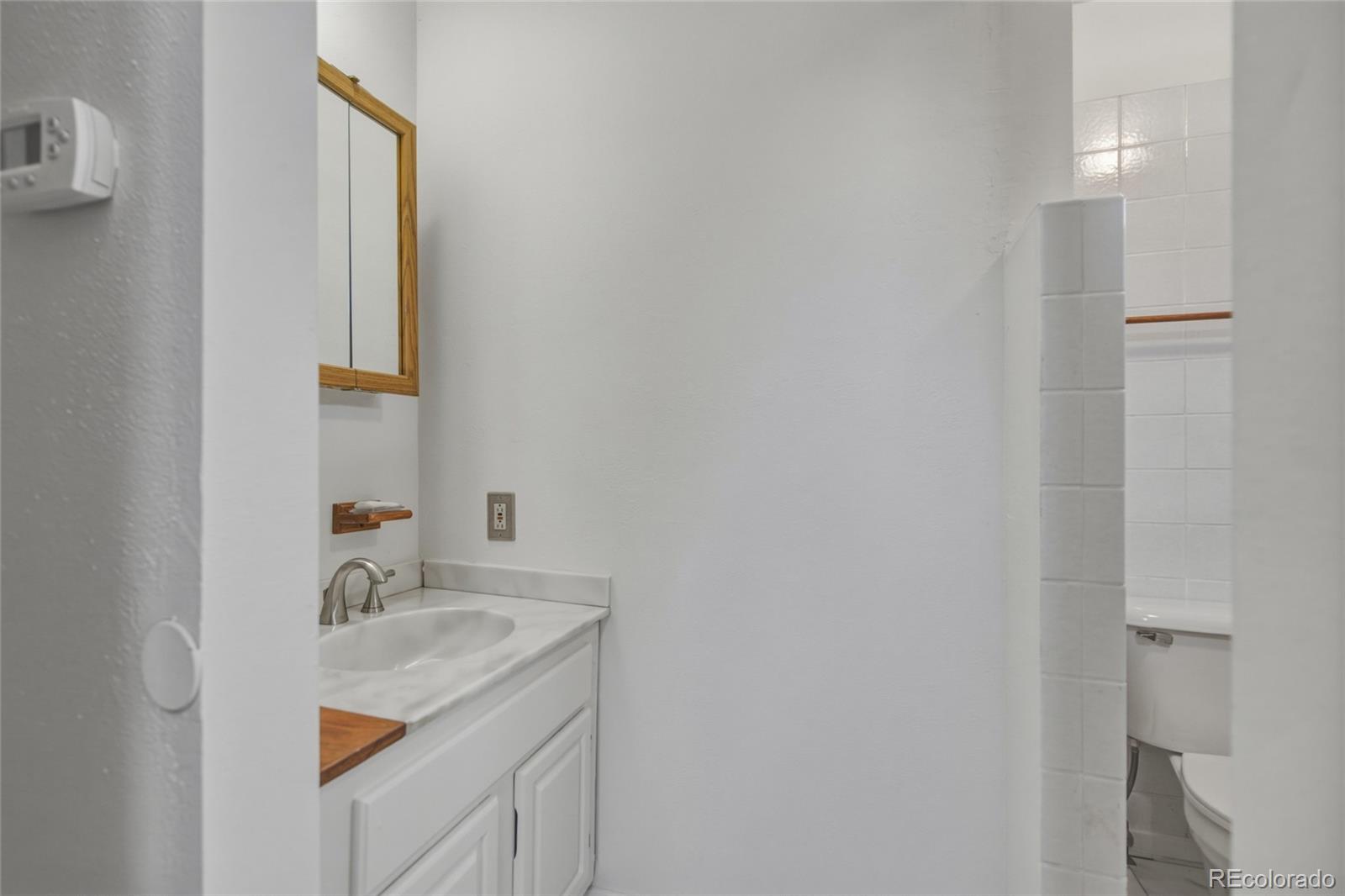 MLS Image #10 for 1145 s vrain street,denver, Colorado