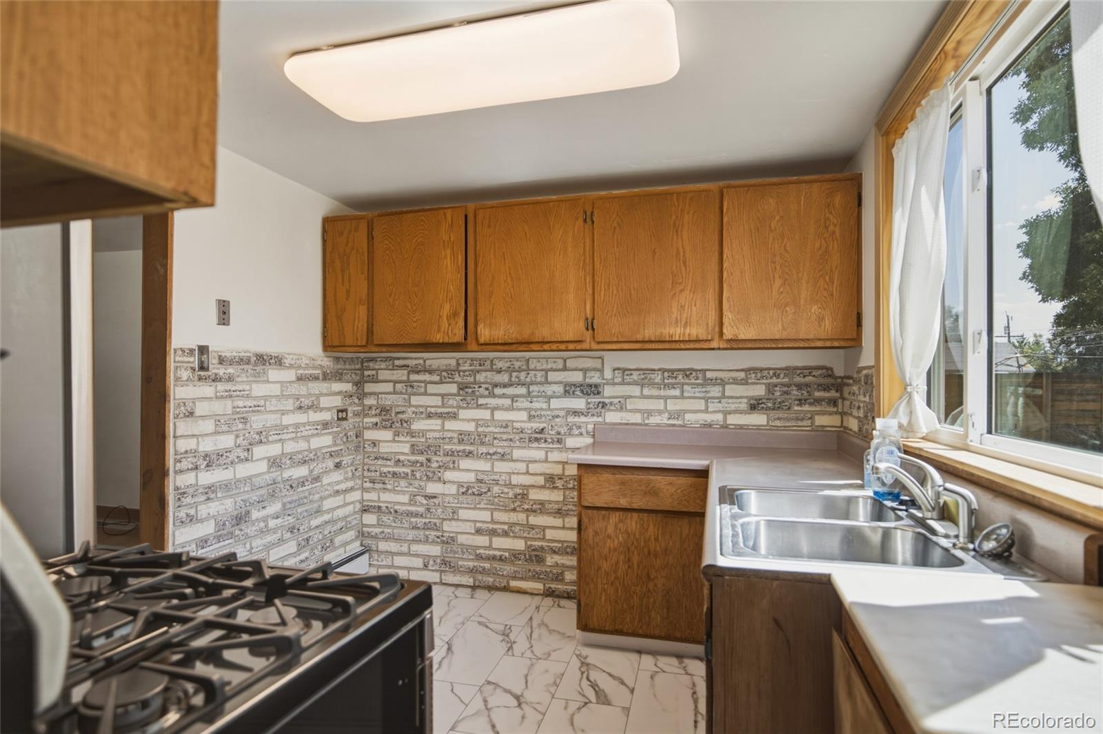 MLS Image #15 for 1145 s vrain street,denver, Colorado