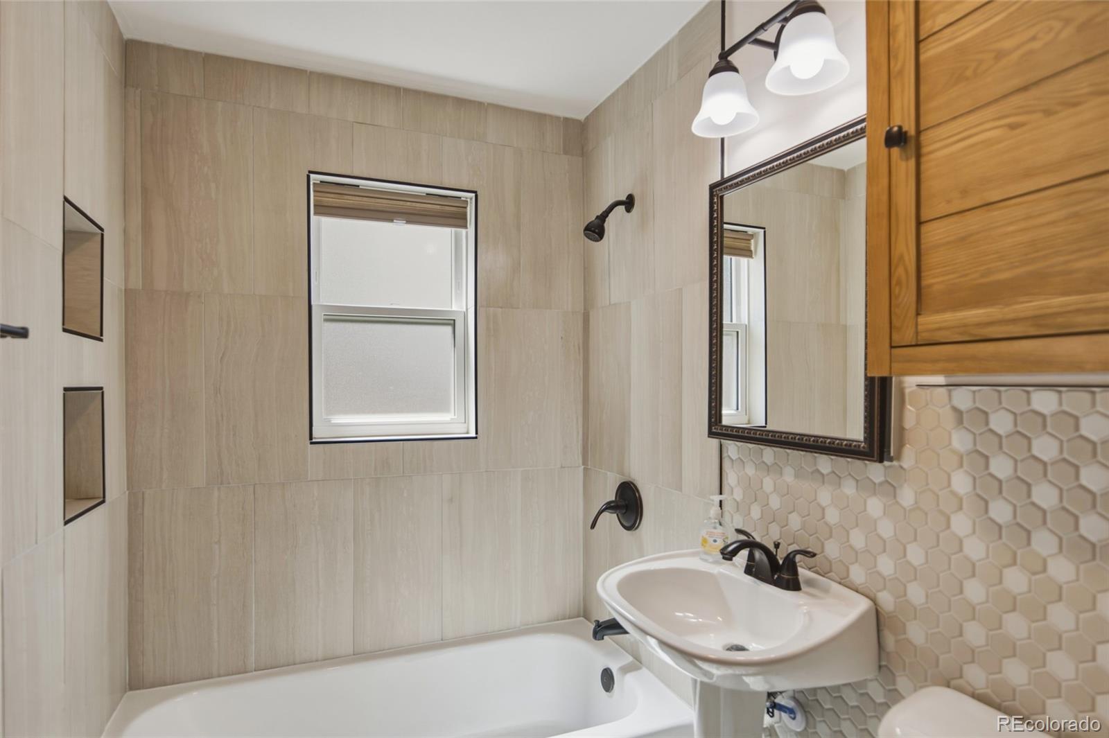 MLS Image #20 for 1145 s vrain street,denver, Colorado