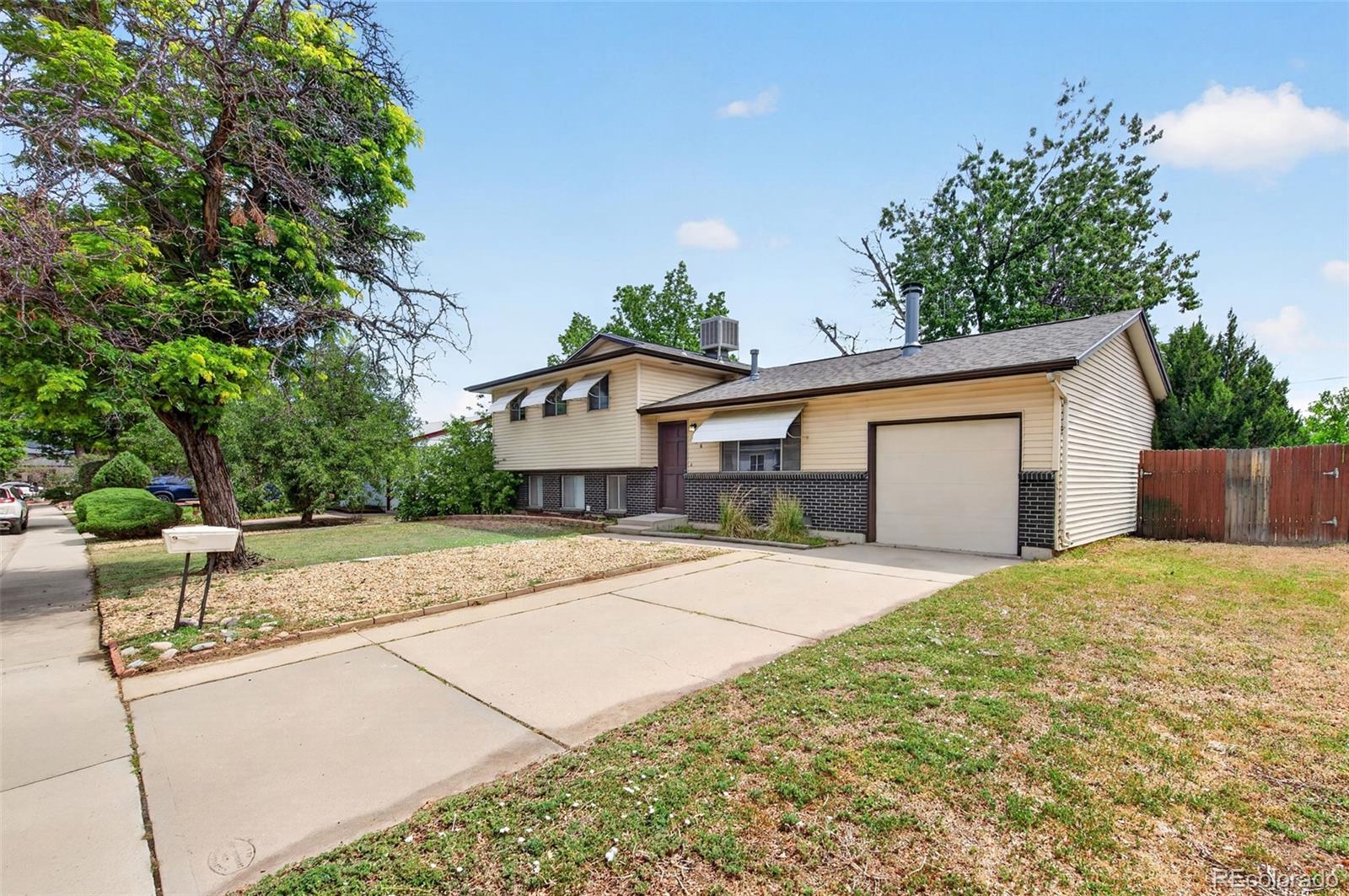MLS Image #1 for 446 s lima circle,aurora, Colorado