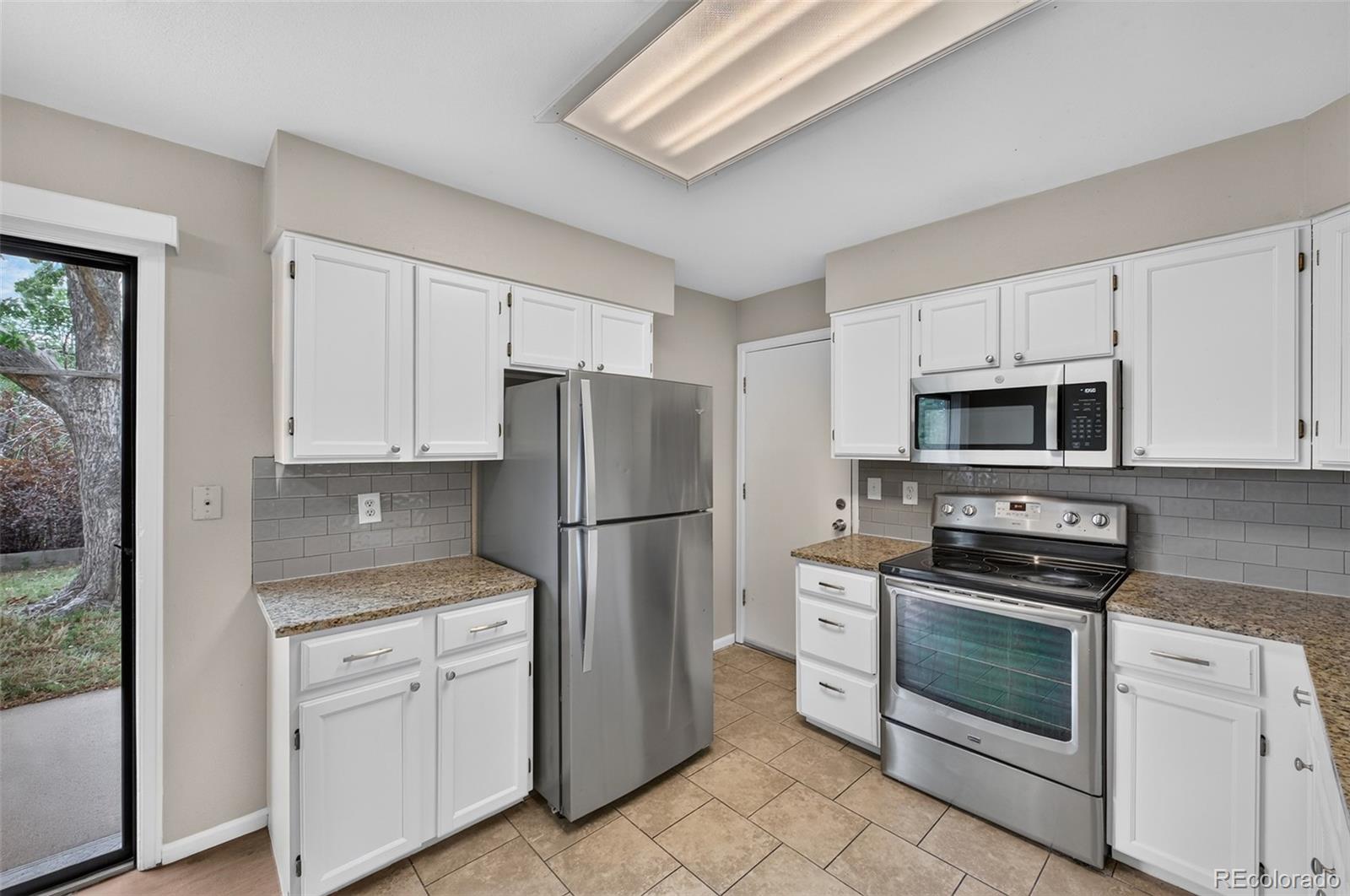 MLS Image #10 for 446 s lima circle,aurora, Colorado