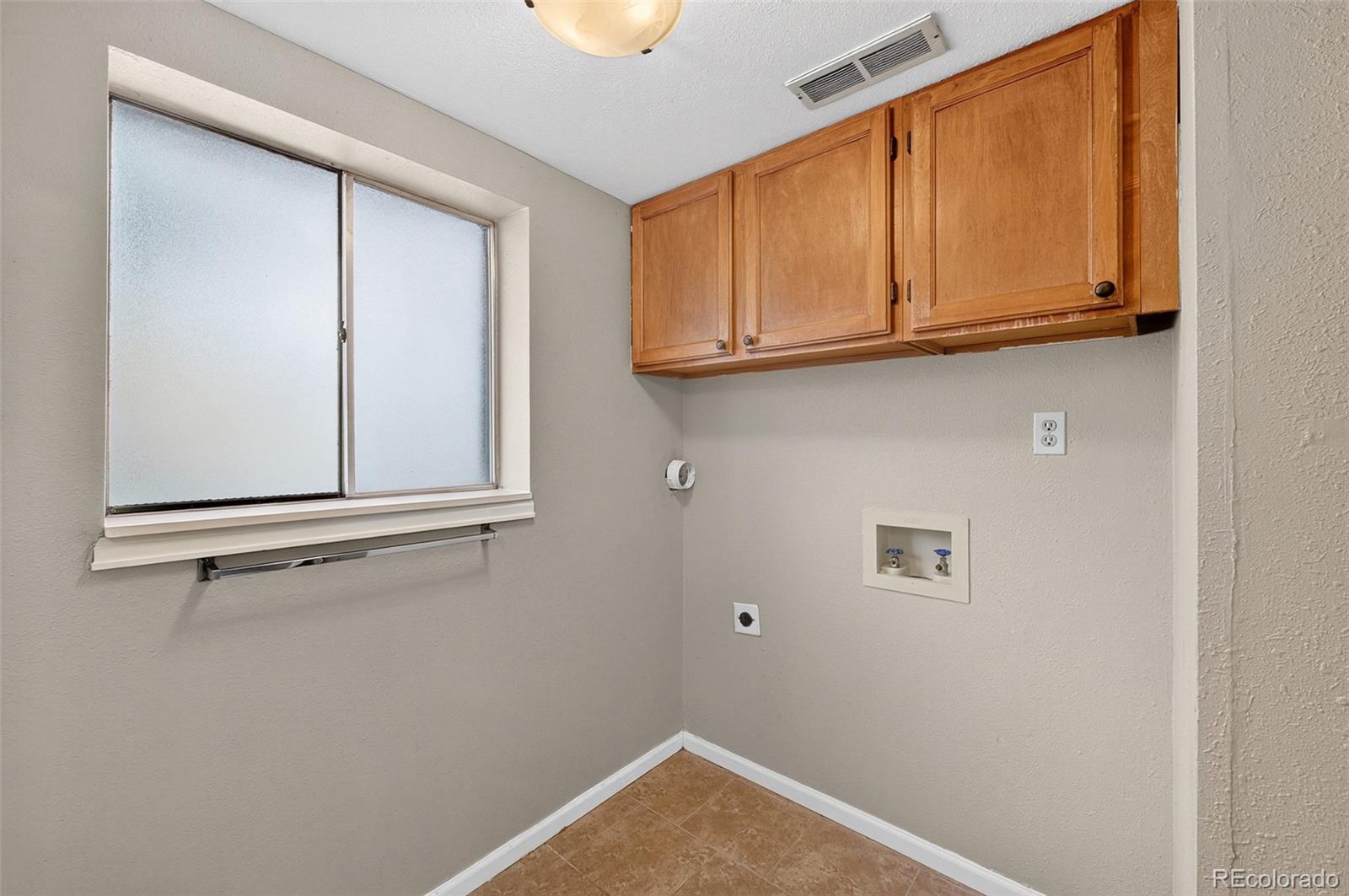 MLS Image #19 for 446 s lima circle,aurora, Colorado