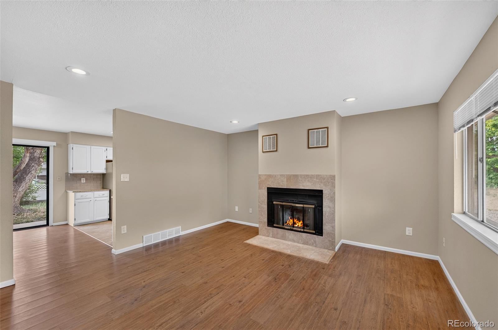 MLS Image #6 for 446 s lima circle,aurora, Colorado