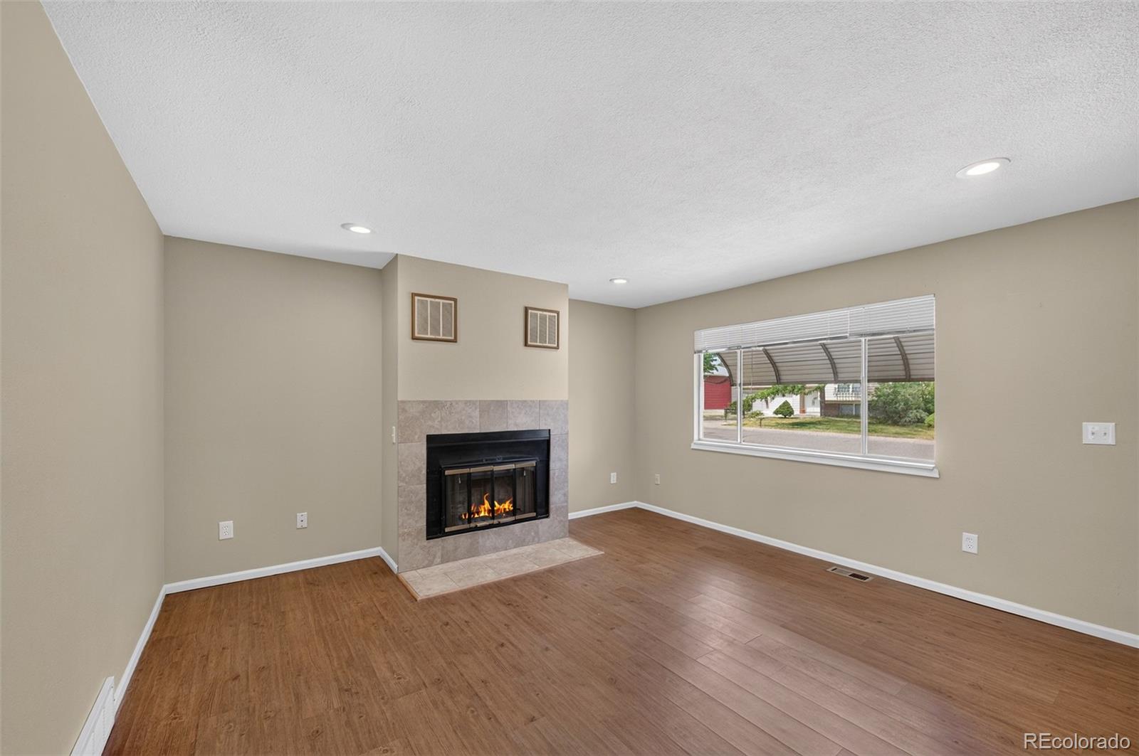 MLS Image #7 for 446 s lima circle,aurora, Colorado