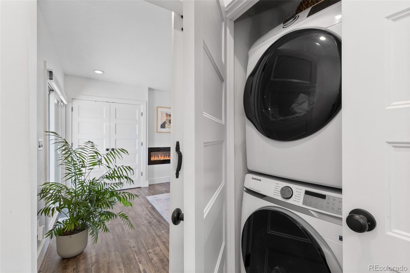 MLS Image #9 for 722 s raritan street,denver, Colorado