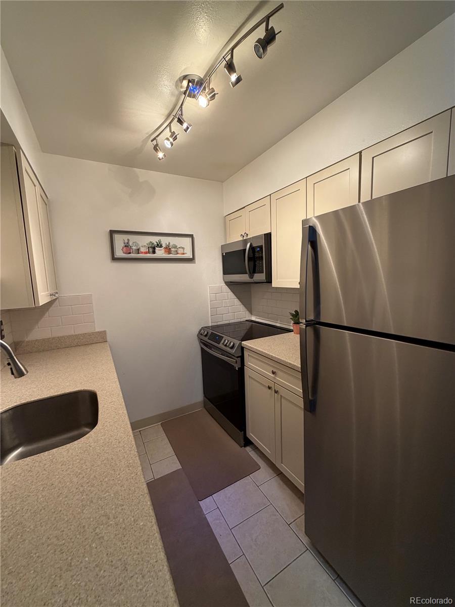 MLS Image #5 for 4110  hale parkway,denver, Colorado