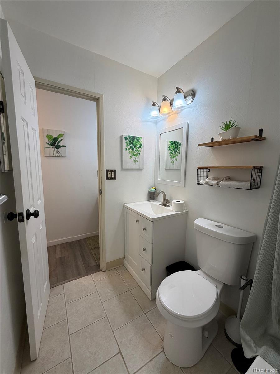 MLS Image #6 for 4110  hale parkway,denver, Colorado
