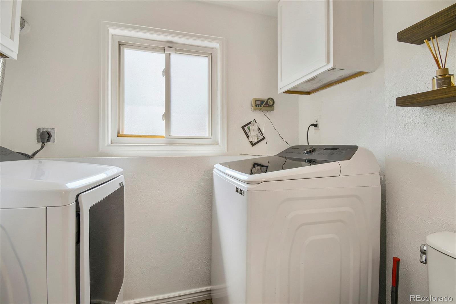 MLS Image #14 for 10946  glencoe place,denver, Colorado