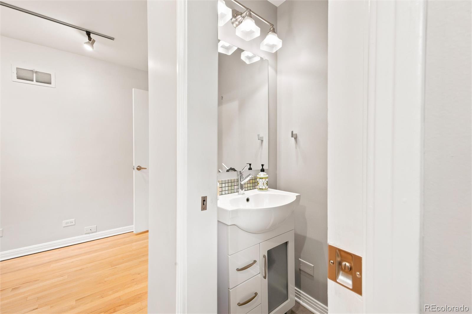MLS Image #13 for 35  holly street,denver, Colorado