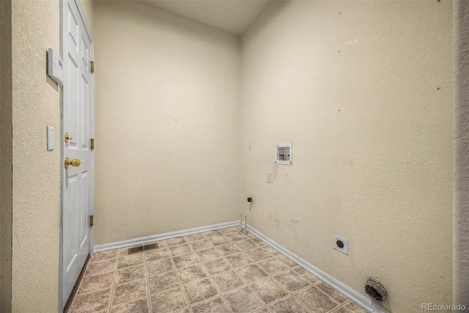 MLS Image #39 for 13832  legend way,broomfield, Colorado