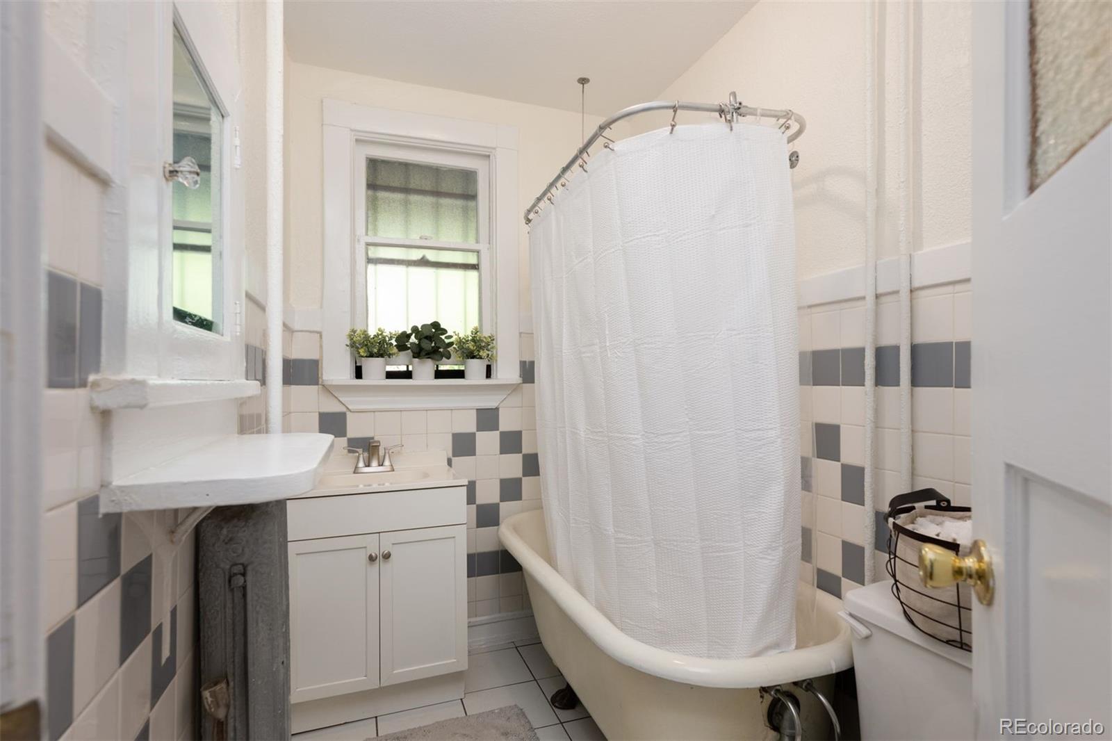 MLS Image #22 for 1266 n emerson street,denver, Colorado