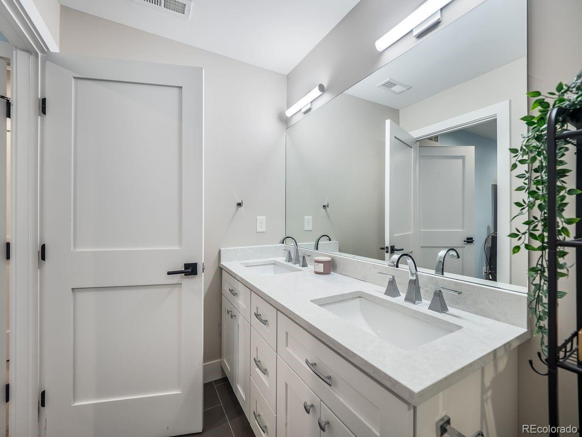 MLS Image #14 for 1329  wolff street,denver, Colorado