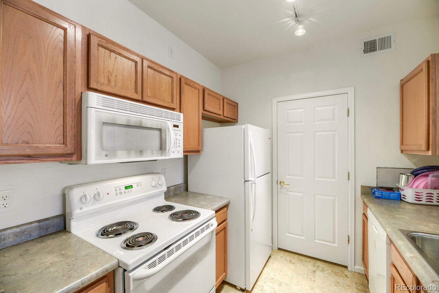 MLS Image #10 for 15700 e jamison drive 2-206,englewood, Colorado