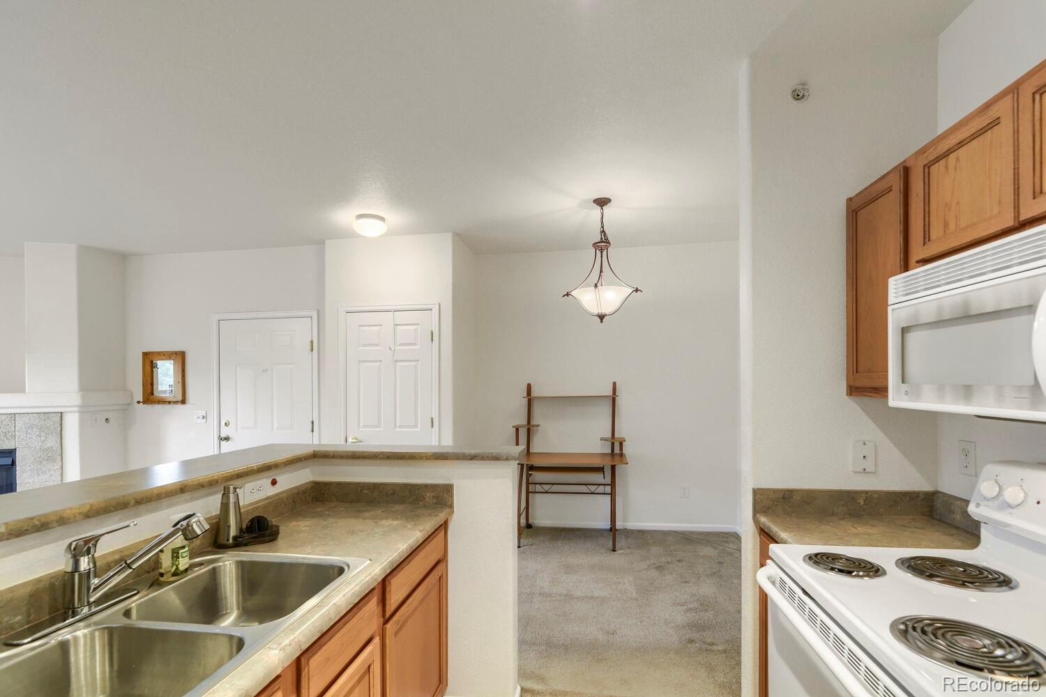 MLS Image #11 for 15700 e jamison drive 2-206,englewood, Colorado