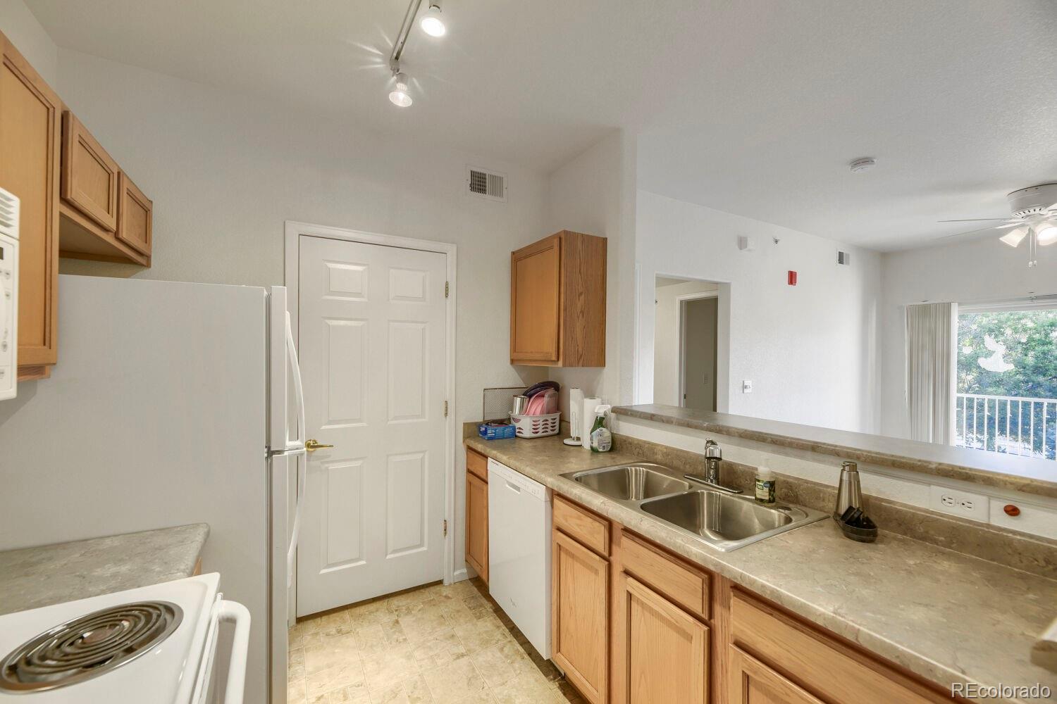 MLS Image #9 for 15700 e jamison drive 2-206,englewood, Colorado