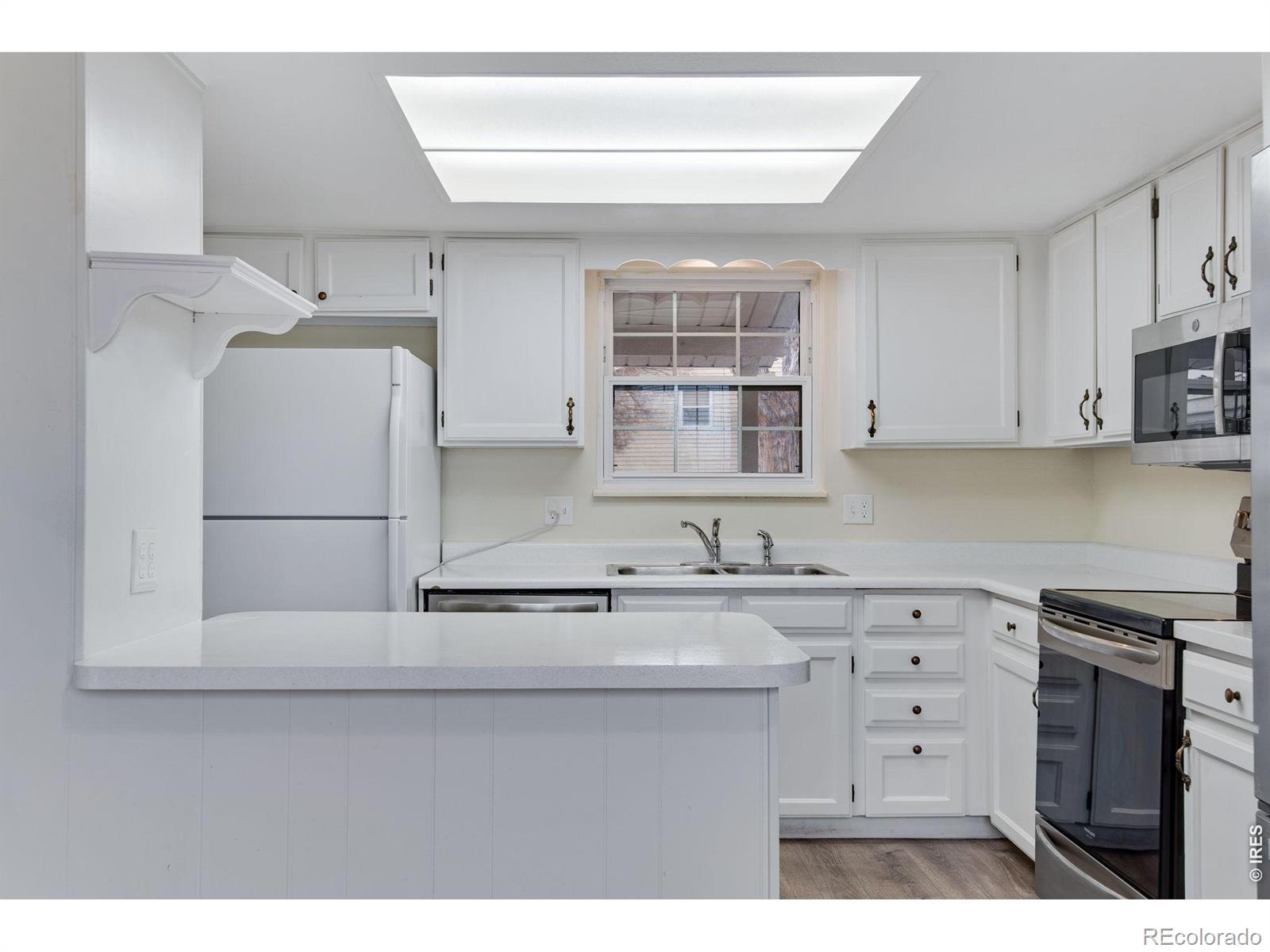 MLS Image #3 for 2630 s vaughn way,aurora, Colorado
