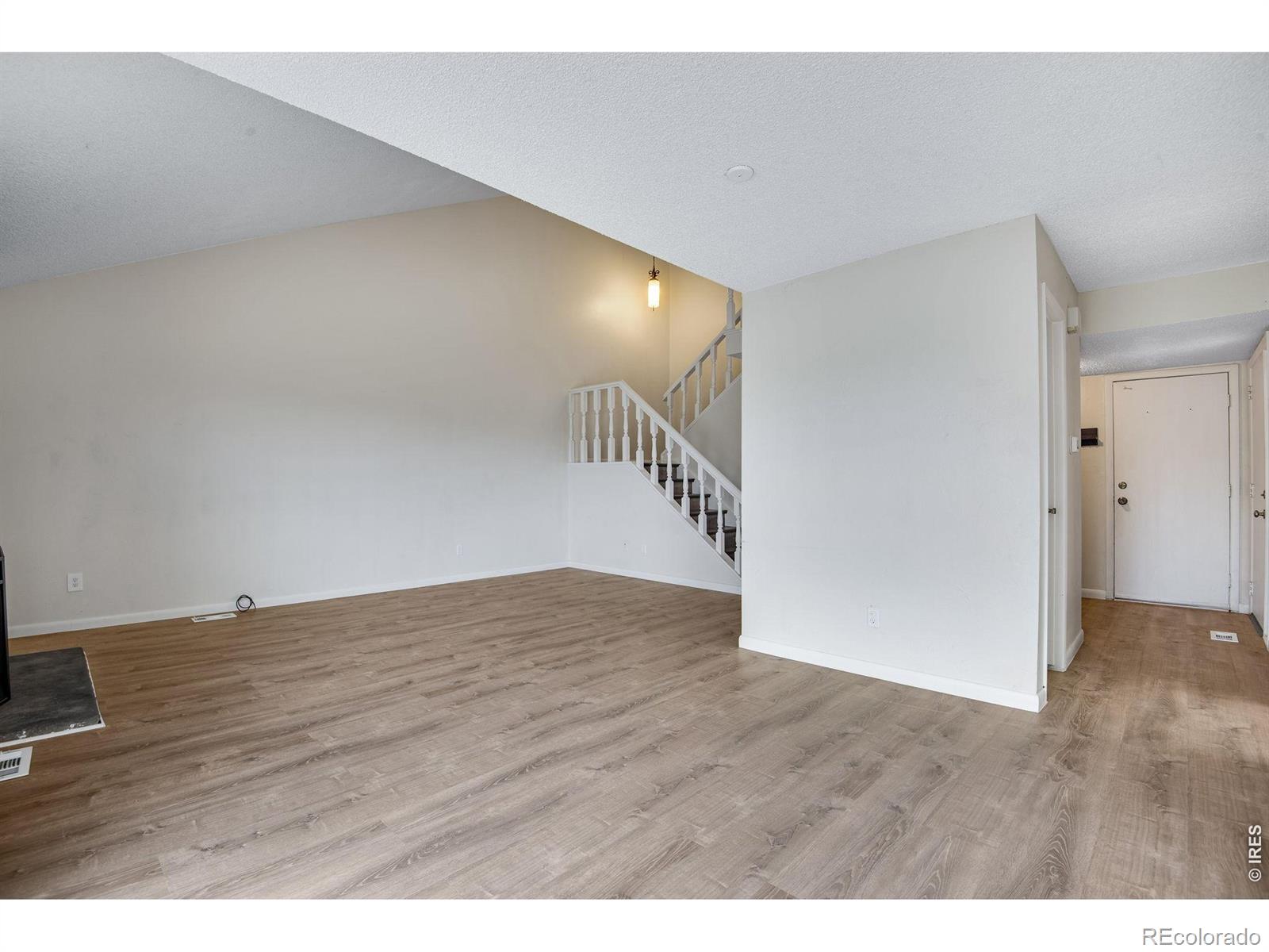 MLS Image #7 for 2630 s vaughn way,aurora, Colorado