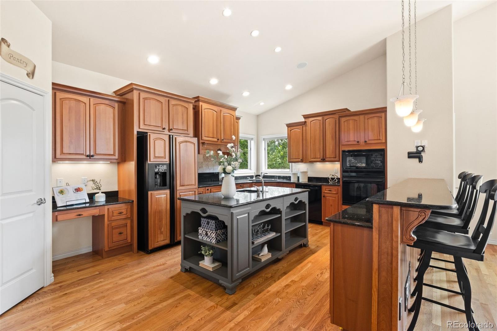 MLS Image #8 for 2425  mesa crest grove,colorado springs, Colorado