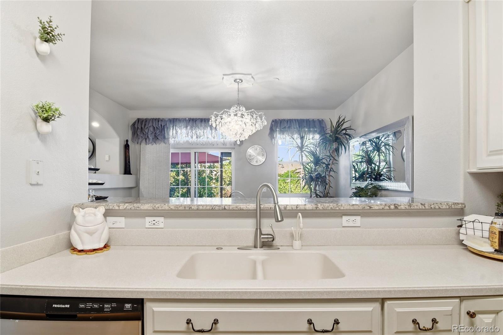 MLS Image #13 for 1483 s ulster street,denver, Colorado