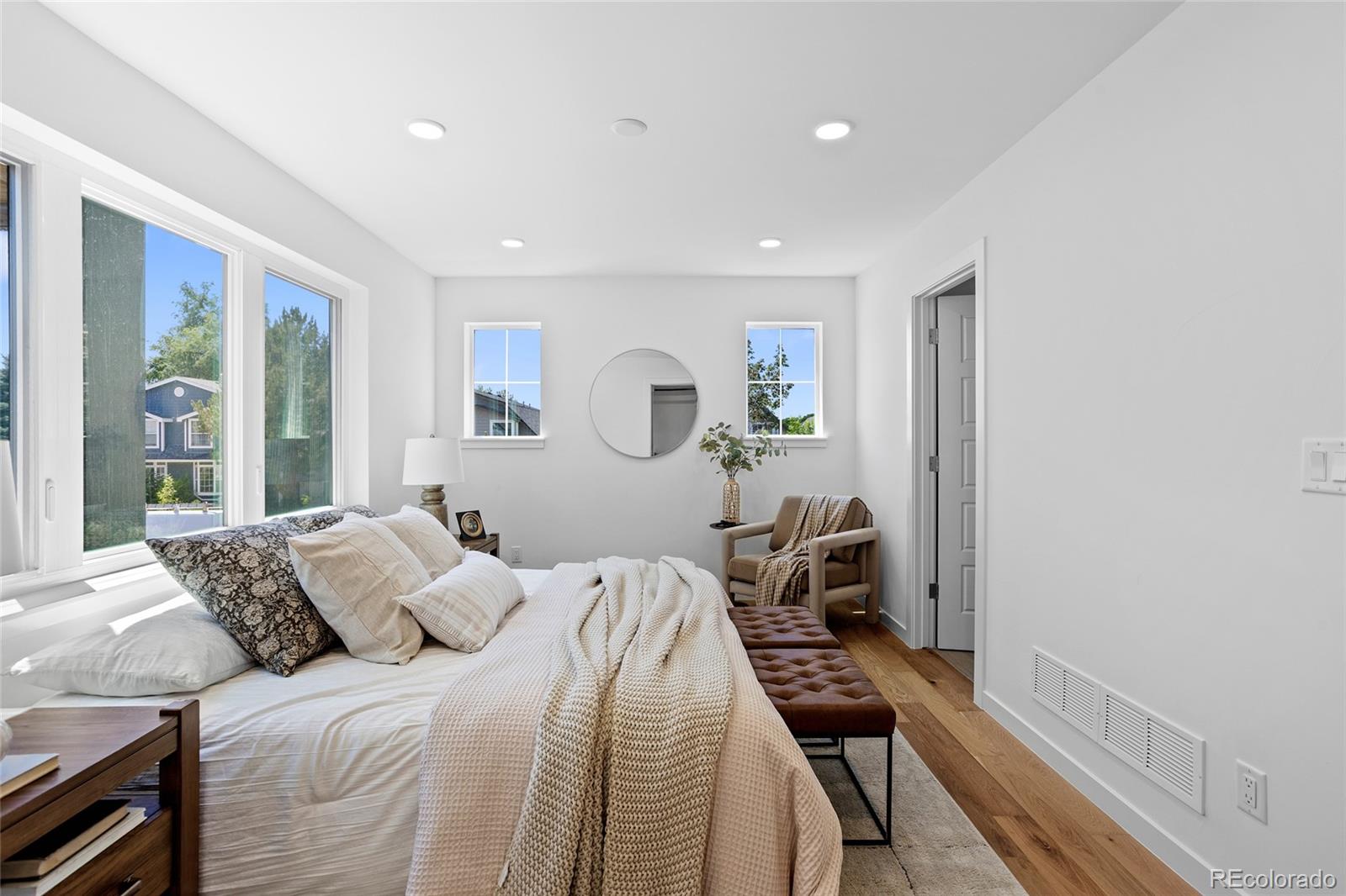 MLS Image #16 for 2160 s grant street,denver, Colorado