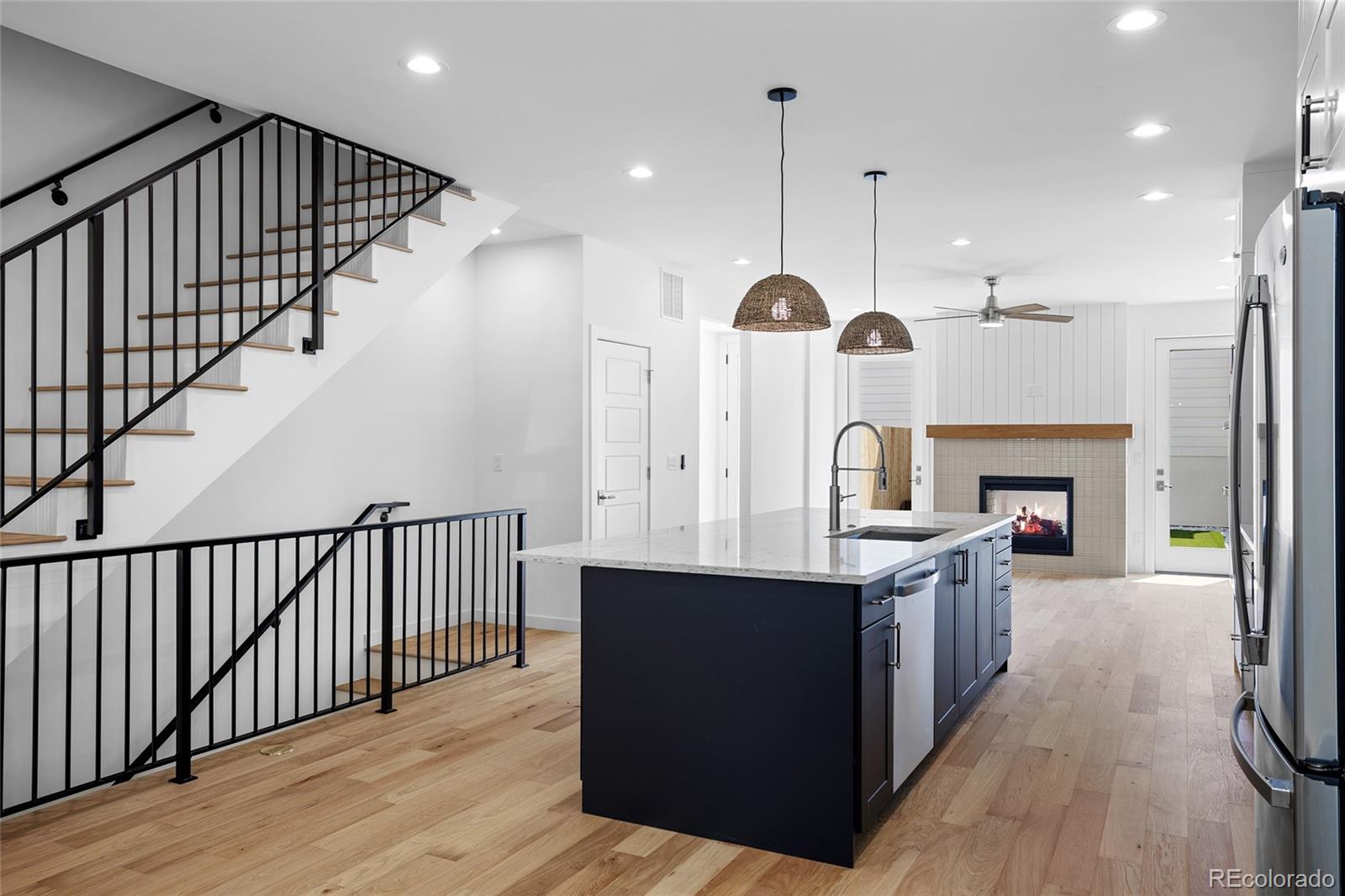 MLS Image #4 for 2160 s grant street,denver, Colorado