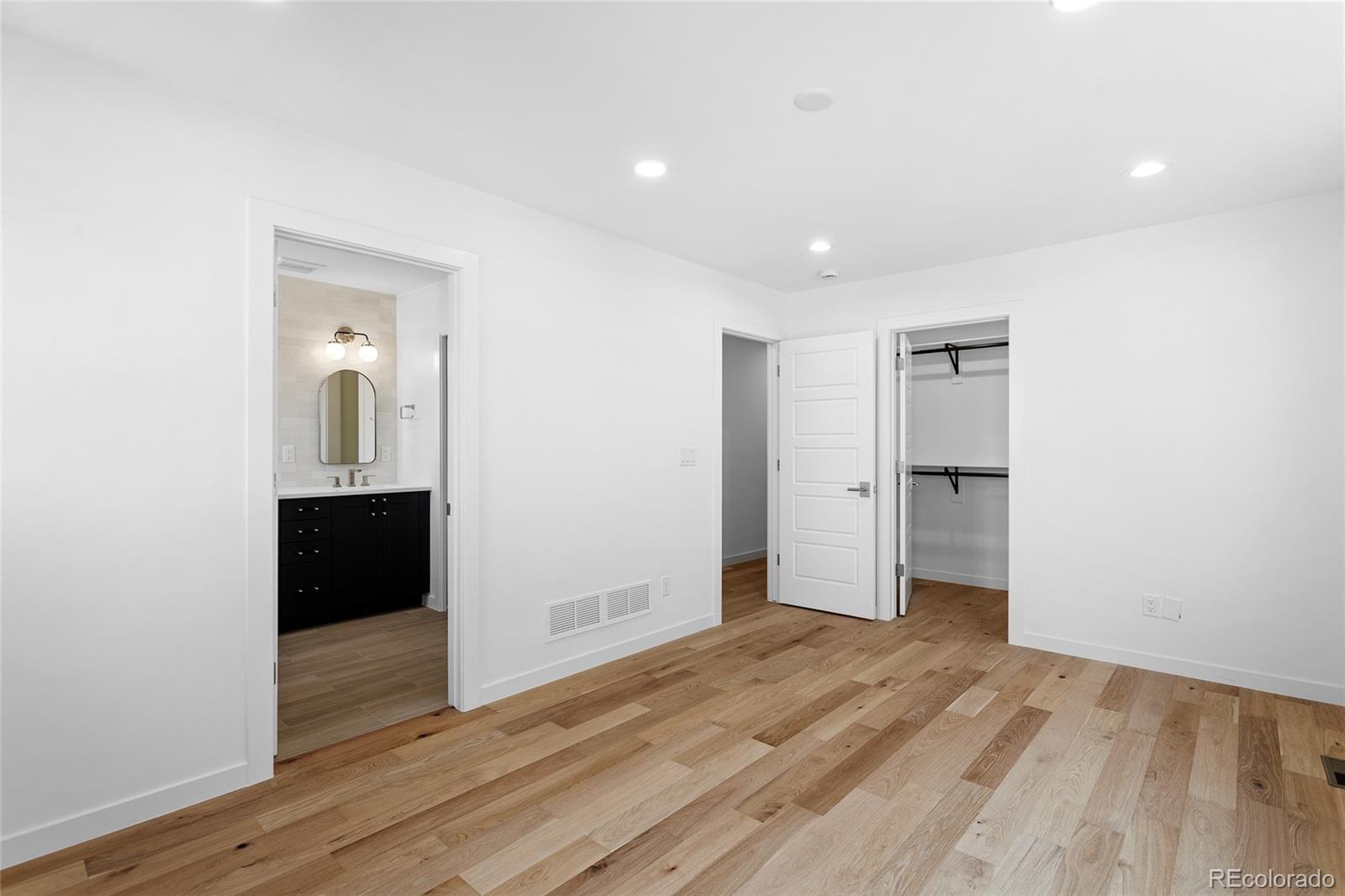 MLS Image #6 for 2160 s grant street,denver, Colorado