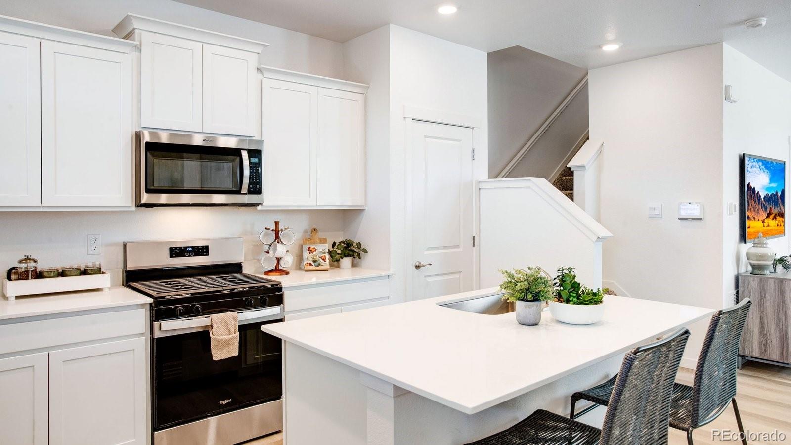 MLS Image #3 for 930  red star lane,johnstown, Colorado