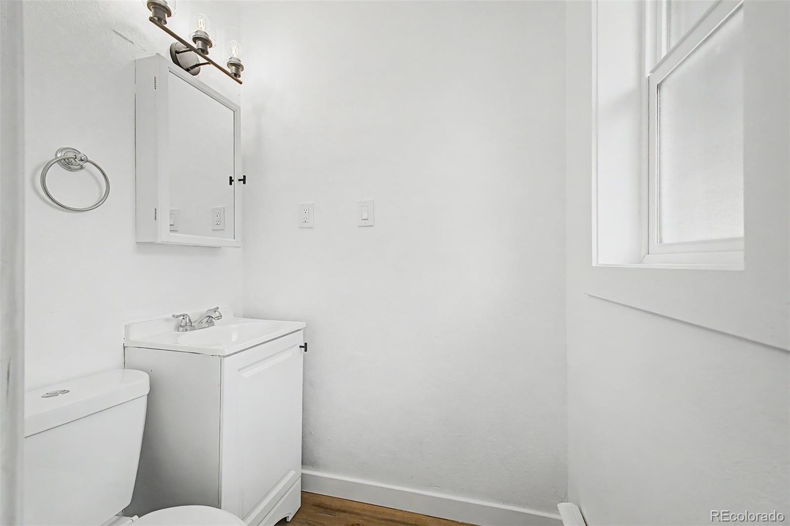 MLS Image #11 for 2318 s perry street,denver, Colorado