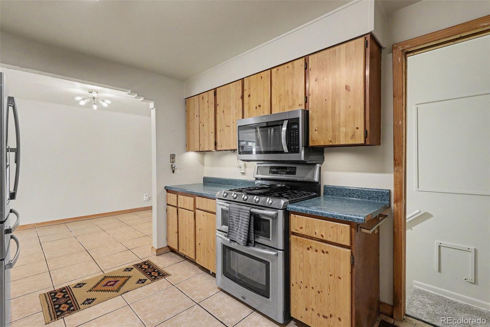 MLS Image #10 for 933  nelson street,lakewood, Colorado