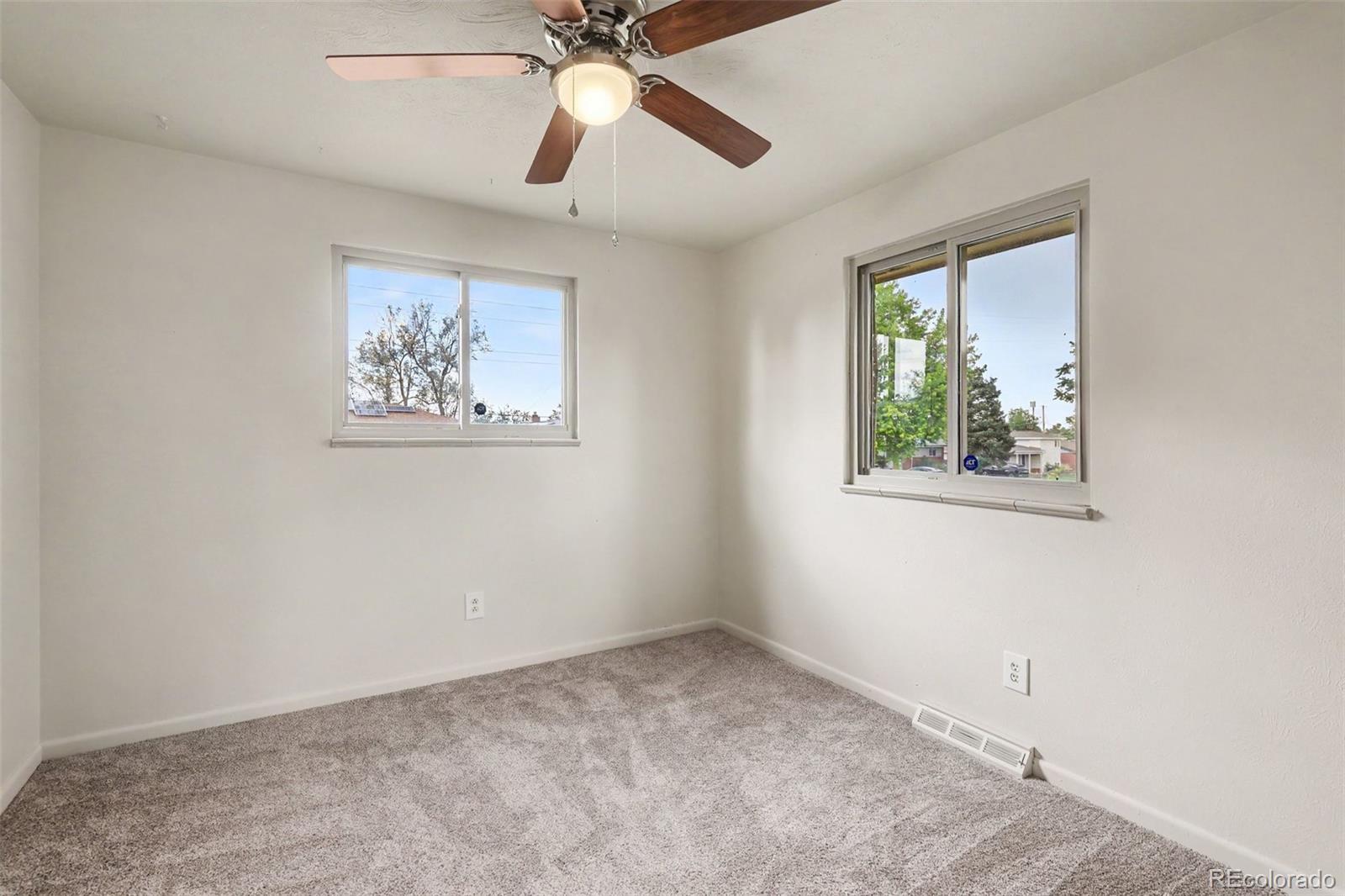 MLS Image #17 for 933  nelson street,lakewood, Colorado