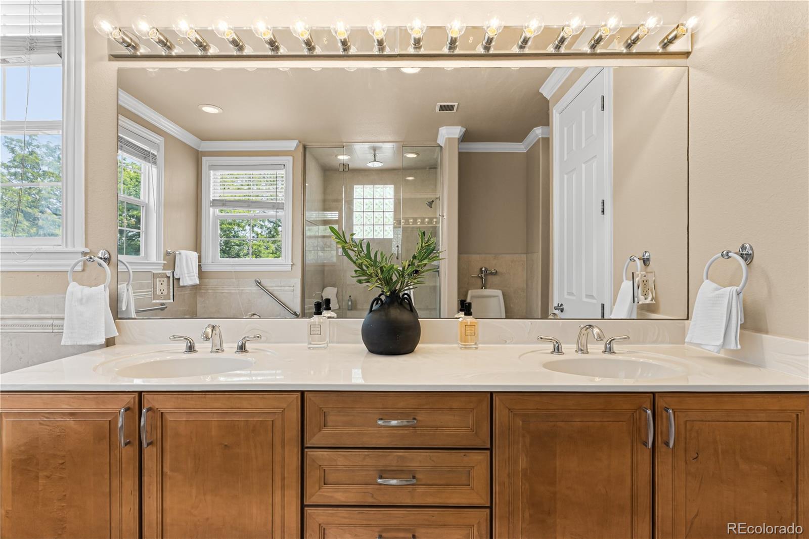 MLS Image #17 for 2353 n washington street,denver, Colorado