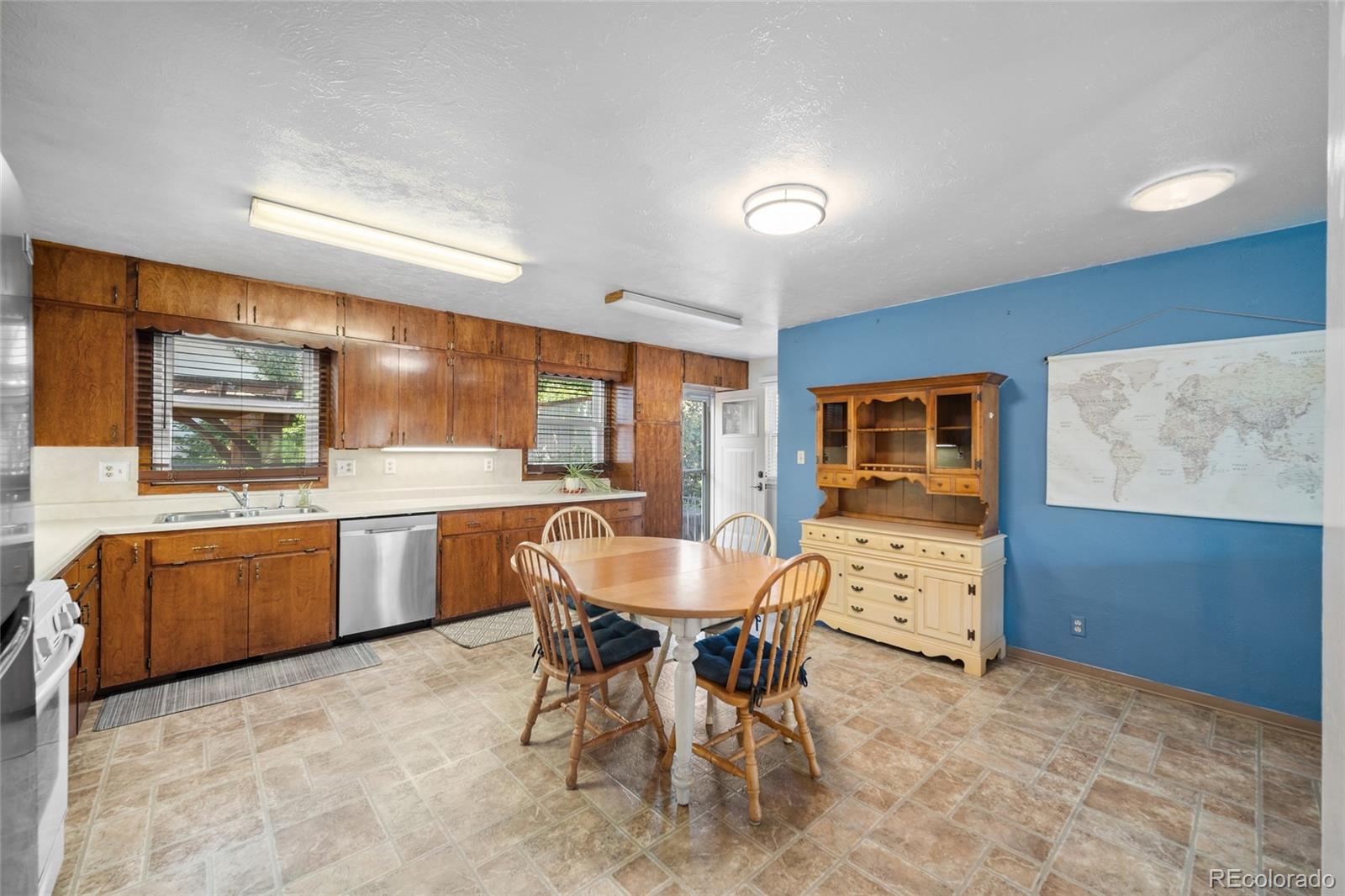MLS Image #11 for 2515 e san miguel street,colorado springs, Colorado